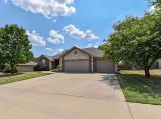3848 W Cardinal St, Springfield, MO 65810