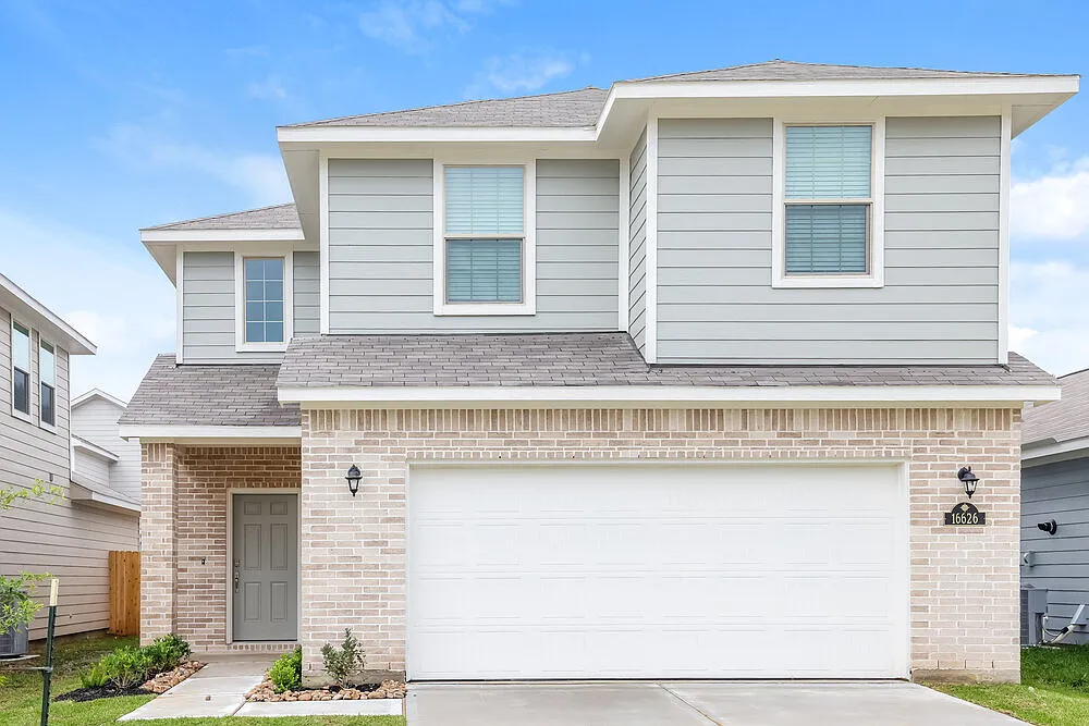 5 bed, 3.0 bath, 2409 sqft, $2,030 — Photo 1
