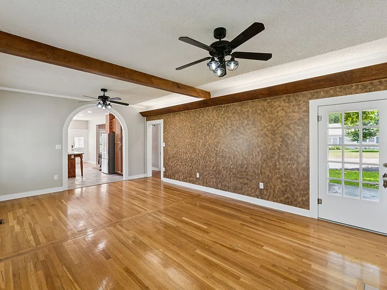 207 S Porter St — Photo 16