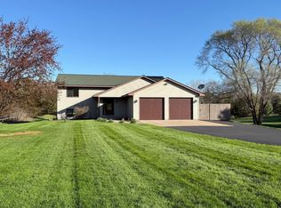 982 Drover Trl, Hudson, WI 54016