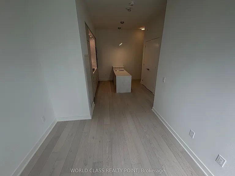 11 Yorkville Ave #4705 — Photo 7