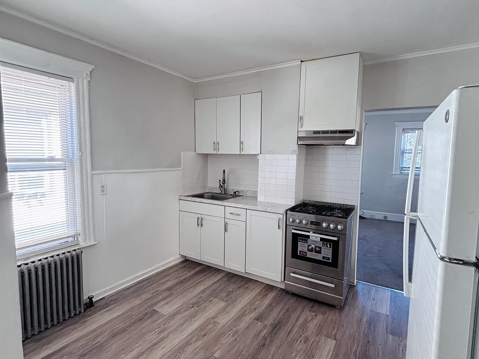 2 bed, 1000 sqft, $2,100 — Photo 2