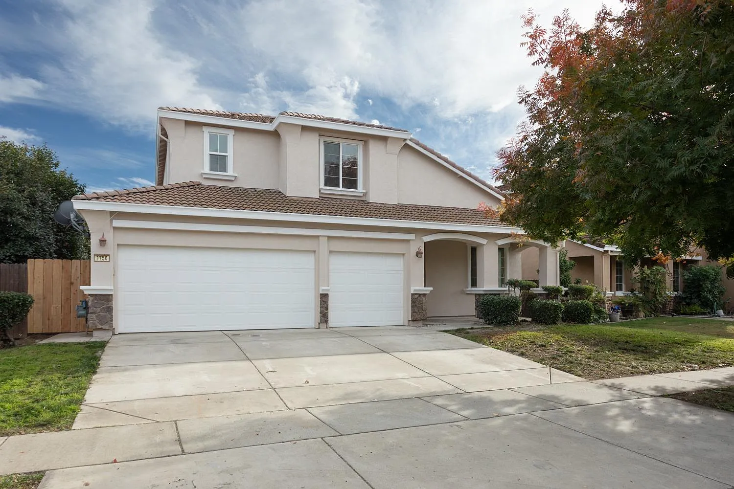 1756 Cobblestone Dr photo 1