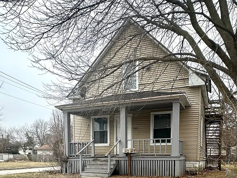 2423 S Niagara St #2 — Photo 9