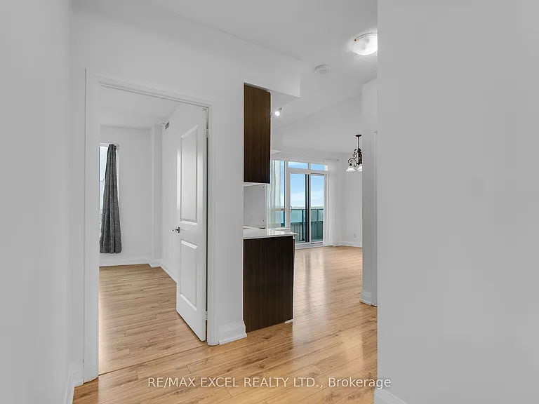 7161 Yonge St #625 — Photo 14