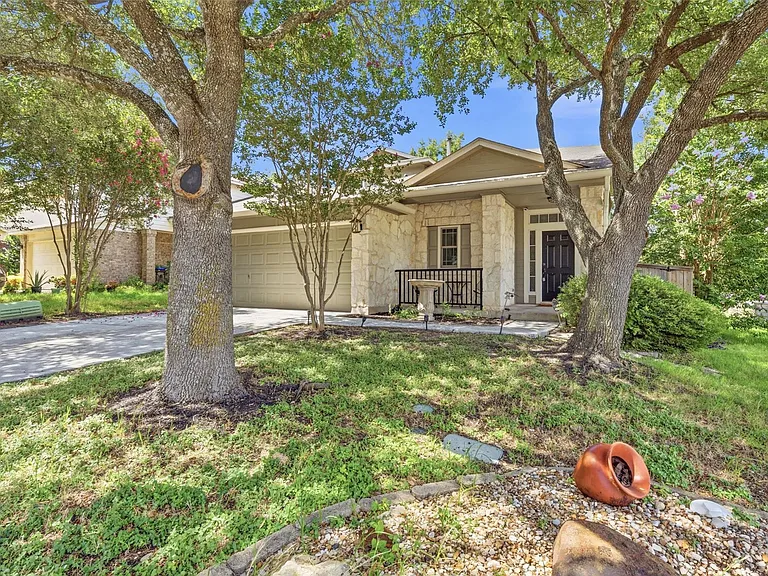 1109 Traci Michelle Dr — Photo 2