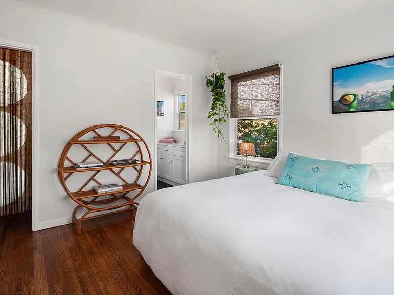 656 N Occidental Blvd — Photo 9