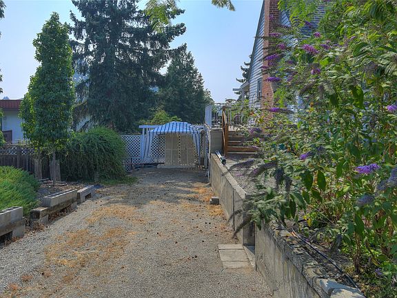4th image of 1424 Bankhead Cres