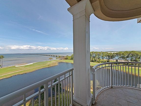 5th image of 400 Kelly Plantation Dr Unit 704