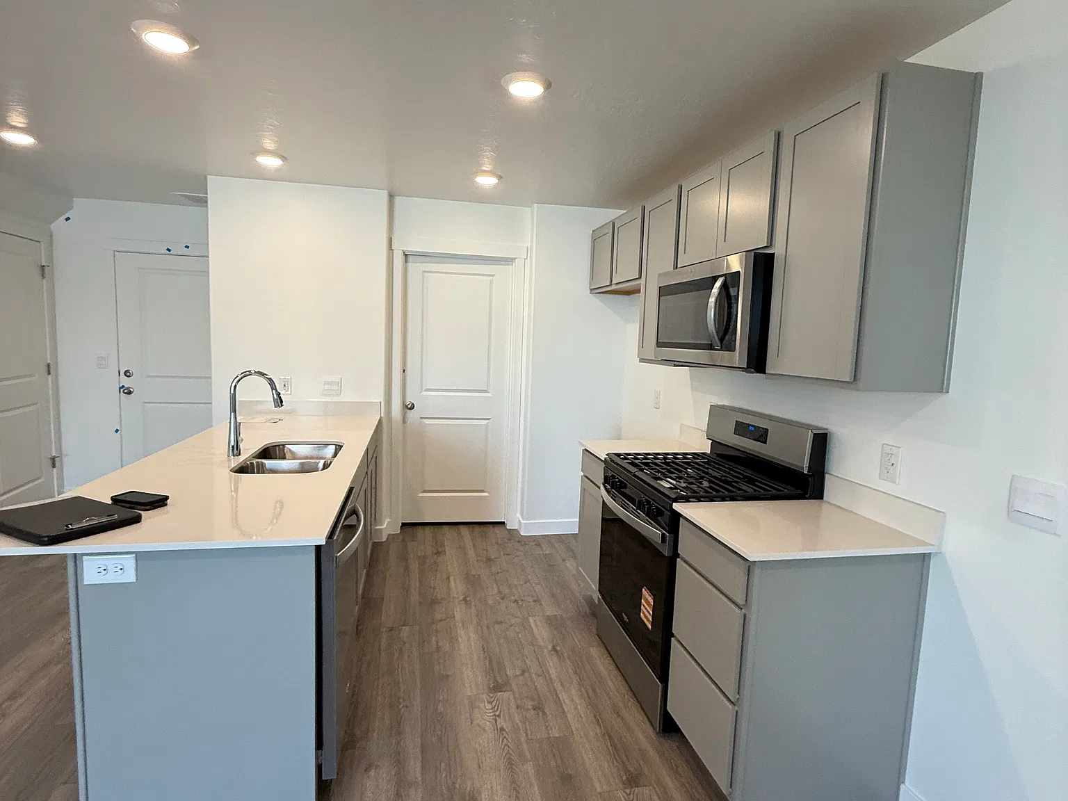 57 N Carpenter Ln — Photo 3