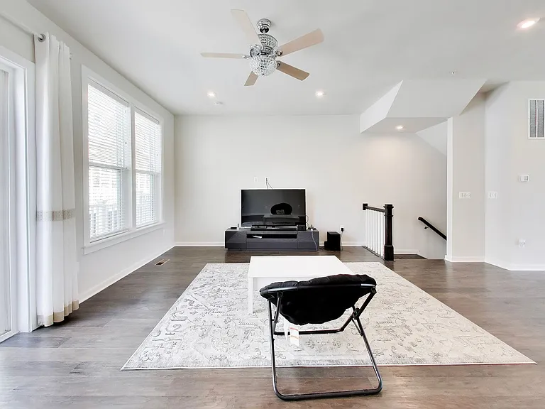 16212 Bushwick Pl — Photo 8