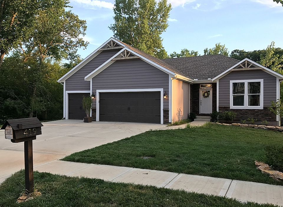 1st image of 419 E 166th Ct