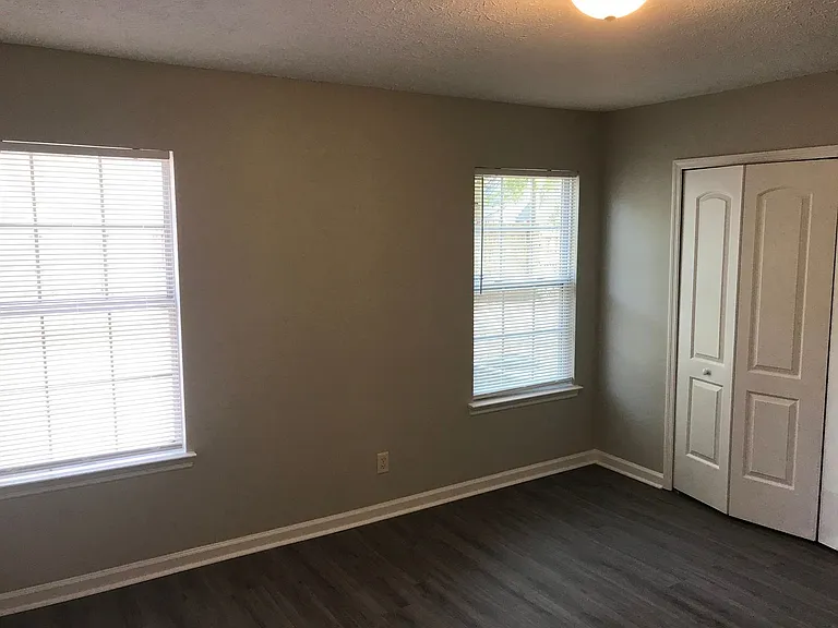 102 S Quail Xing — Photo 12