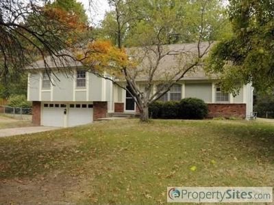 10714 W 96th St, Overland Park, KS, 66214
