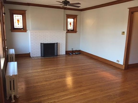 2nd image of 1313 W Cornelia Ave