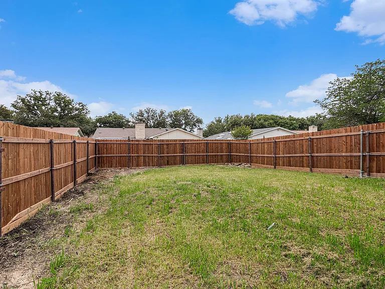 1814 Addington Dr — Photo 23