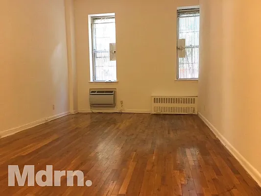 Rented by Mdrn Residential | media 12