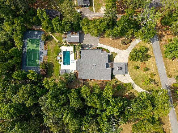 4th image of 2202 Dogwood Dr