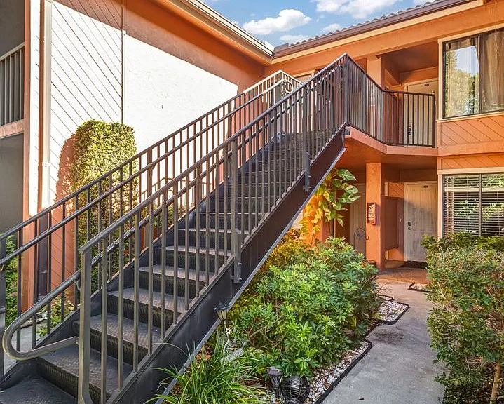 110 Cypress Way E #F8 — Photo 31