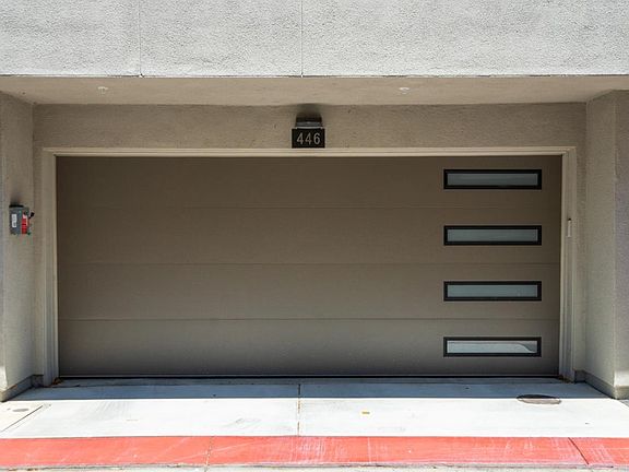 4th image of 446 Verandah Avenue