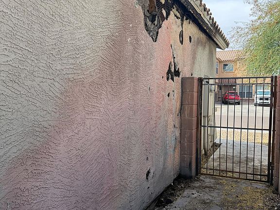 3rd image of 10141 W ILLINI Street