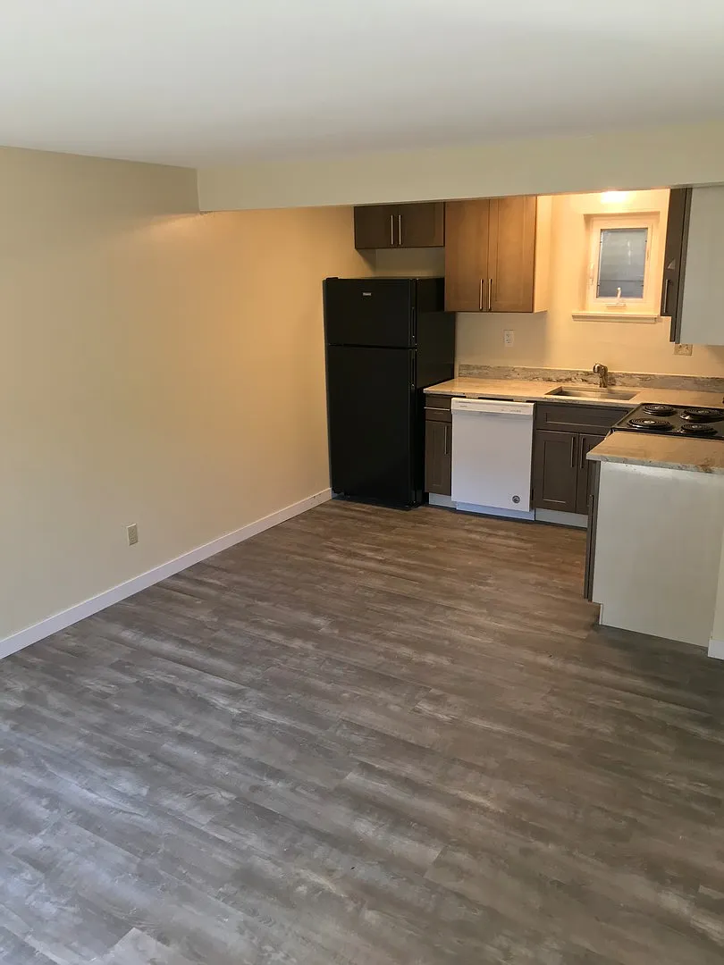 Queen Anne Apartments — Photo 4