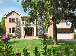 58 Country Club Dr, Port Washington, NY 11050