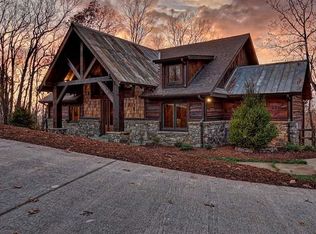 337 Forest Ridge Dr, Blue Ridge, GA 30540