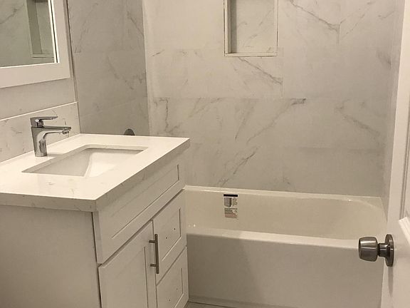 5th image of 10437 Gidley St