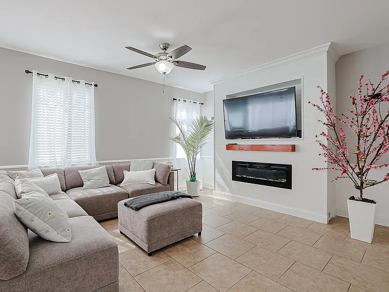 1854 S Fallbrook Dr — Photo 4