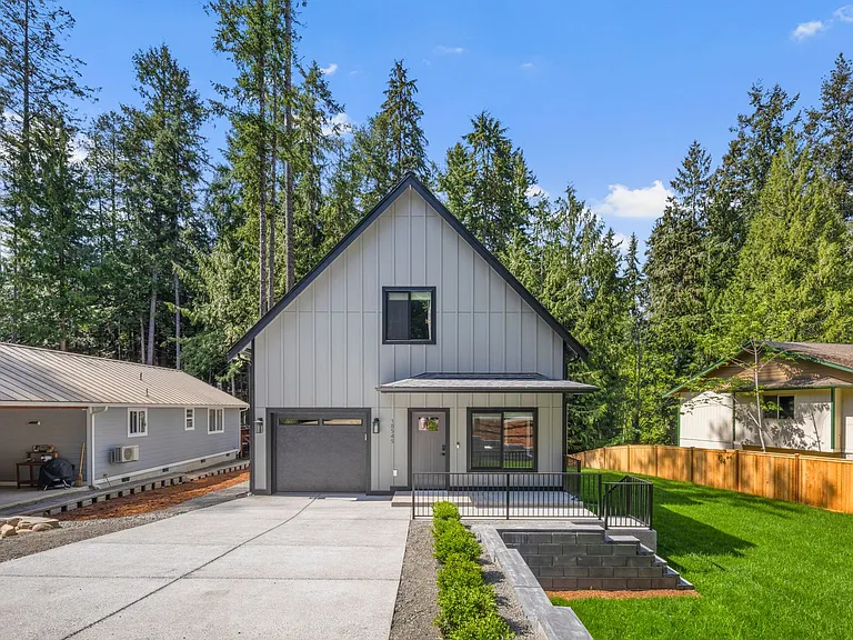 18545 Woodside Dr SE — Photo 2