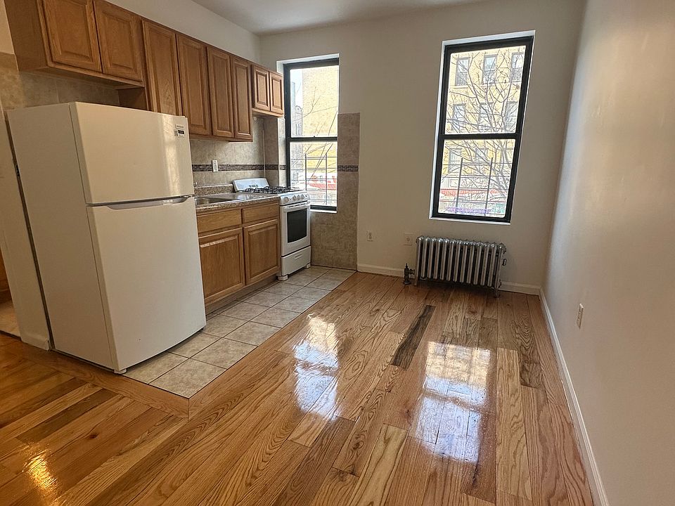 1st image of 1064-1068 Ward Ave APT 3A