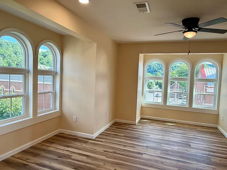 701 Charles St #B — Photo 10