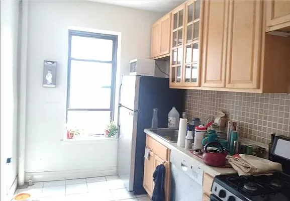 Rented by Farside Realty LLC | media 4