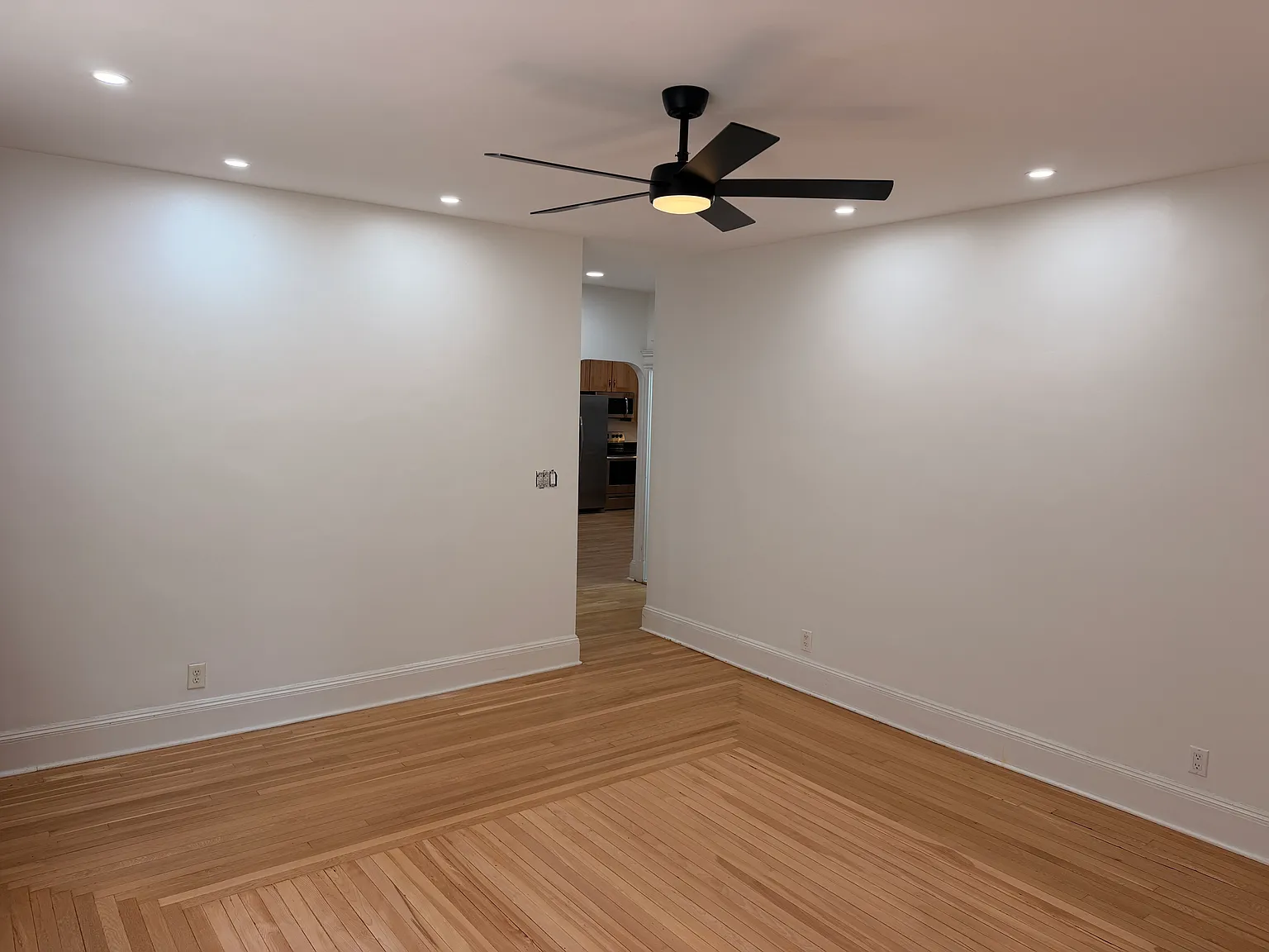 1 bed, 763 sqft, $2,900 — Photo 2