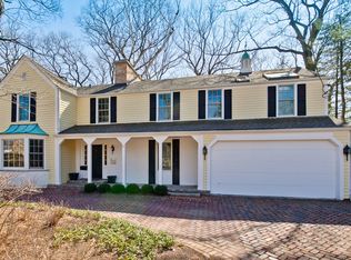 705 Ravine Ave, Lake Bluff, IL 60044