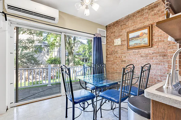 Sold by Remax Edge | media 17