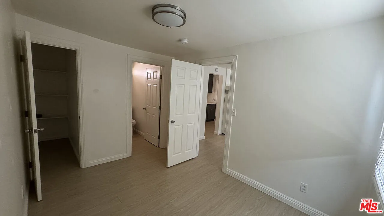 1 bed, 1.0 bath, 500 sqft, $1,800 — Photo 2