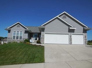 772 Harrison St, Hartford, WI 53027
