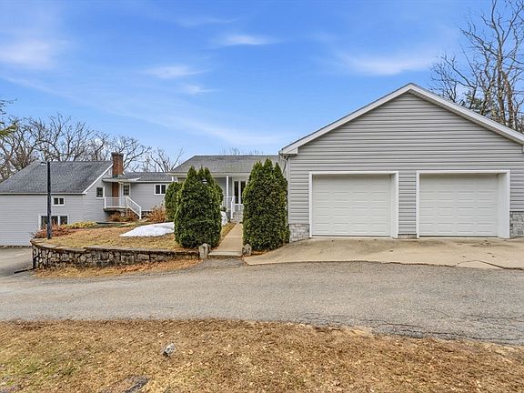 3rd image of 106 Paxton Rd