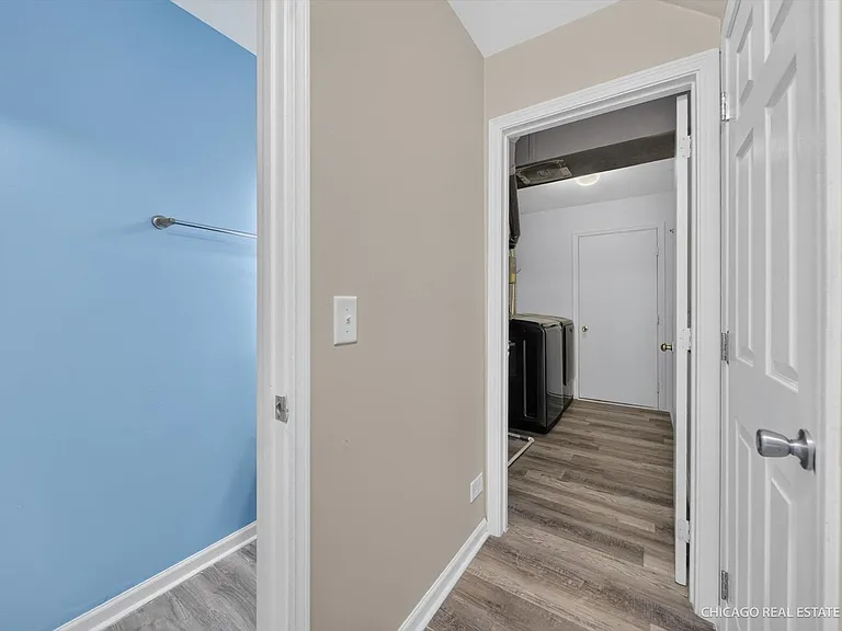 152 Brittany Dr — Photo 8
