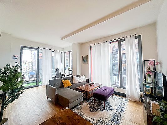 1st image of 10 Montieth St APT 465
