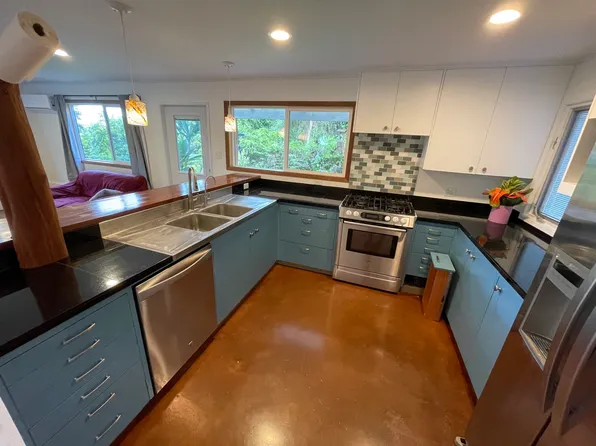 (undisclosed Address), Hilo, HI 96720