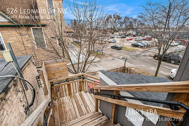 526 Leonard St NW #3 — Photo 8