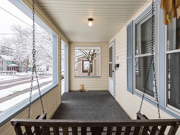 4th image of 146 Linden Ave