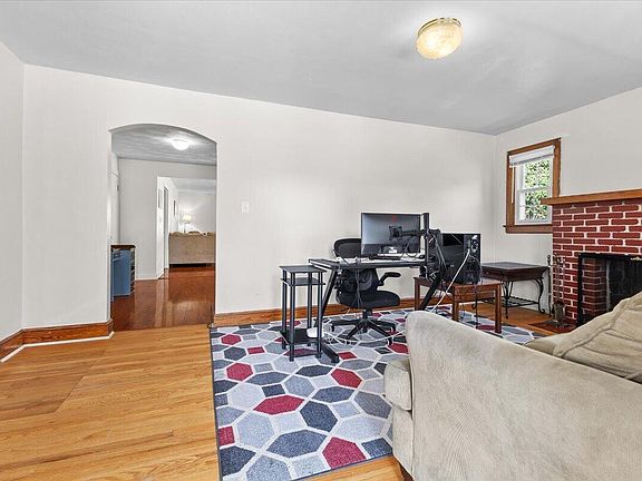 5th image of 1615 Garst St
