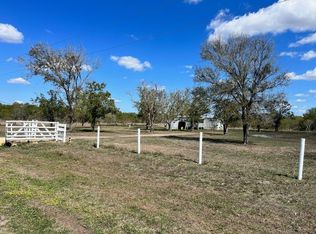 2887 Kemper City Rd W, Victoria, TX 77905