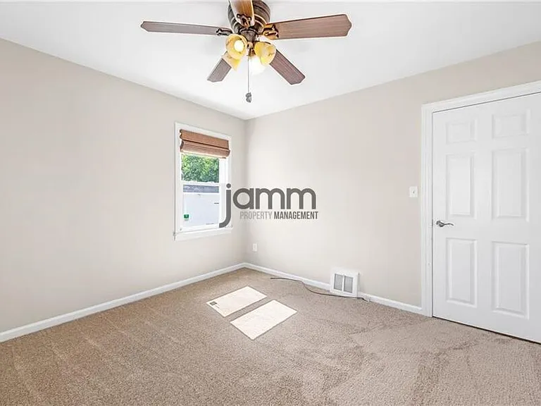 1653 Woodhurst Ave — Photo 16