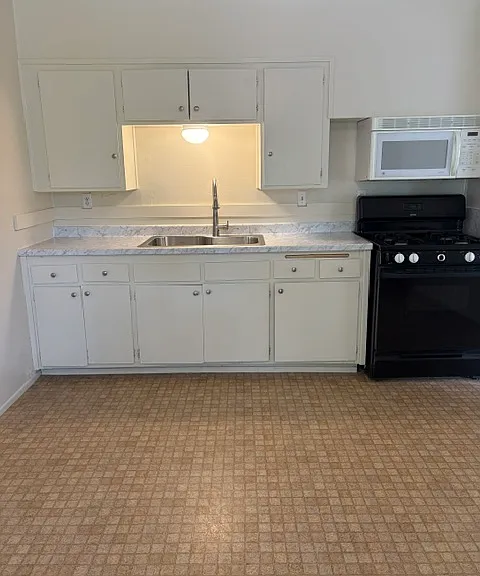 601 E Oak St #B — Photo 6