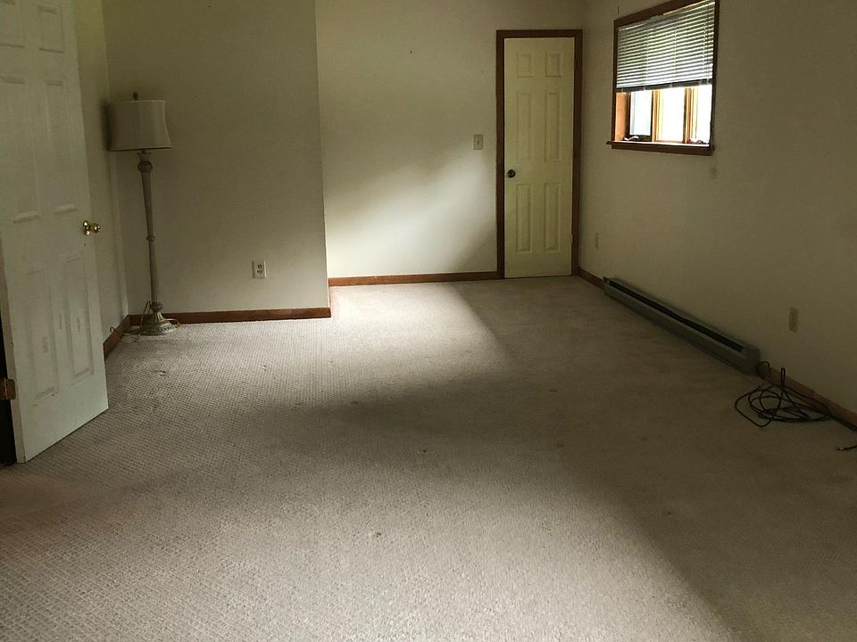Enormous bedroom. Room for desk, king bed, and a couch!! Tons of closet space.